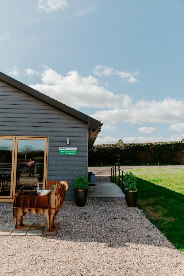 King Richard'S Luxury Lodge - Sleeps Up To 8 ,Dog Friendly ,Near Sherwood Forest At Fairview Farm In Nottingham Set In 88 Acres And Great For Groups,Family Gatherings,Corporate Events ภายนอก รูปภาพ