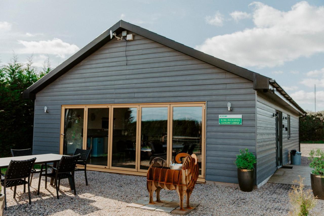 King Richard'S Luxury Lodge - Sleeps Up To 8 ,Dog Friendly ,Near Sherwood Forest At Fairview Farm In Nottingham Set In 88 Acres And Great For Groups,Family Gatherings,Corporate Events ภายนอก รูปภาพ