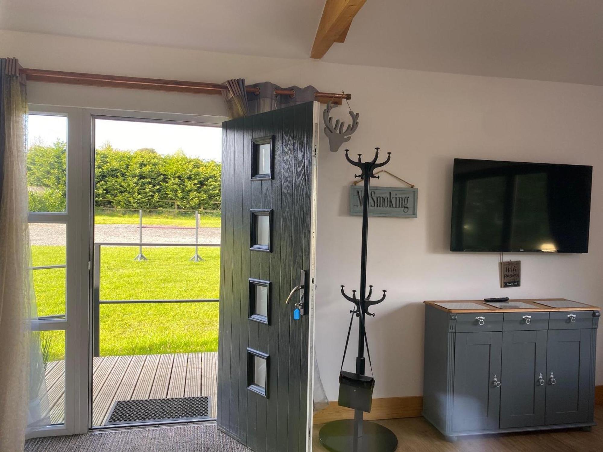 King Richard'S Luxury Lodge - Sleeps Up To 8 ,Dog Friendly ,Near Sherwood Forest At Fairview Farm In Nottingham Set In 88 Acres And Great For Groups,Family Gatherings,Corporate Events ภายนอก รูปภาพ