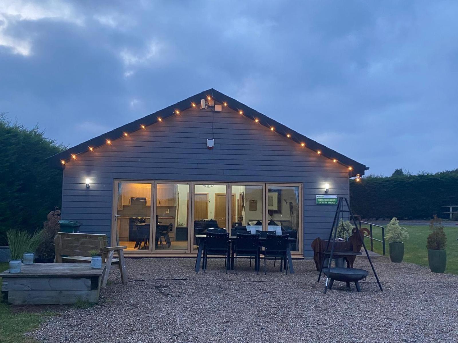 King Richard'S Luxury Lodge - Sleeps Up To 8 ,Dog Friendly ,Near Sherwood Forest At Fairview Farm In Nottingham Set In 88 Acres And Great For Groups,Family Gatherings,Corporate Events ภายนอก รูปภาพ
